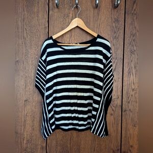 Ann Taylor Loft tee M